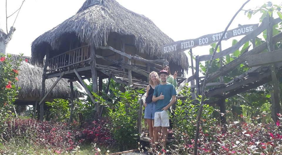 Villa Sunny Field Eco Stilt House Cat Tien Exterior foto