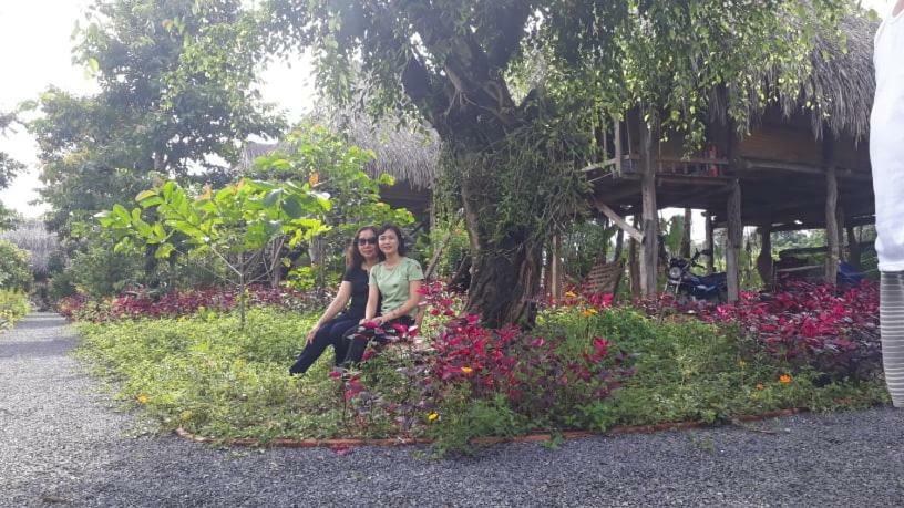 Villa Sunny Field Eco Stilt House Cat Tien Exterior foto