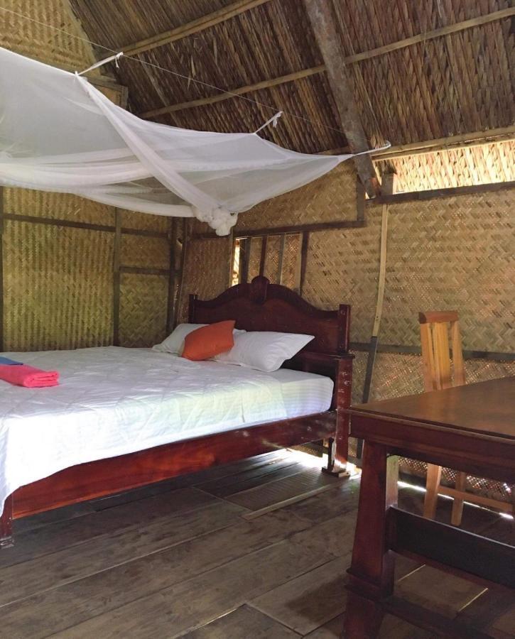 Villa Sunny Field Eco Stilt House Cat Tien Exterior foto