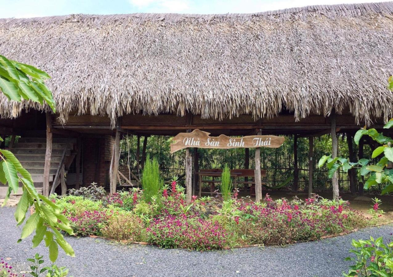 Villa Sunny Field Eco Stilt House Cat Tien Exterior foto